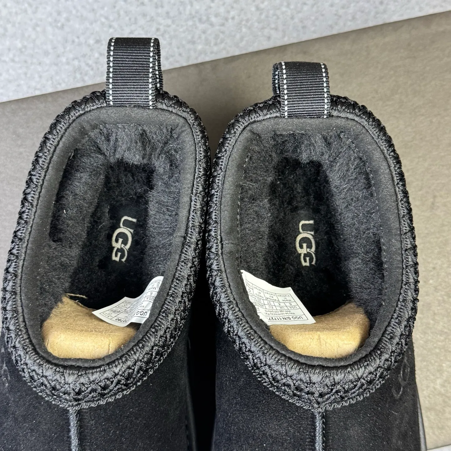 Pick up locally 💰520. The core recommendation is good price. The platform is exclusively for foreign trade. UGG Tasman GTX winter neutral snow shoes 1172790. Produced by ten-year-old brand shoemaking factory production line. Pay attention to every detail. Longfeng A-grade genuine sheep fur. Completely built in accordance with the ZP process. Size: 35 36 37 38 39 40 41 42 43 44 45